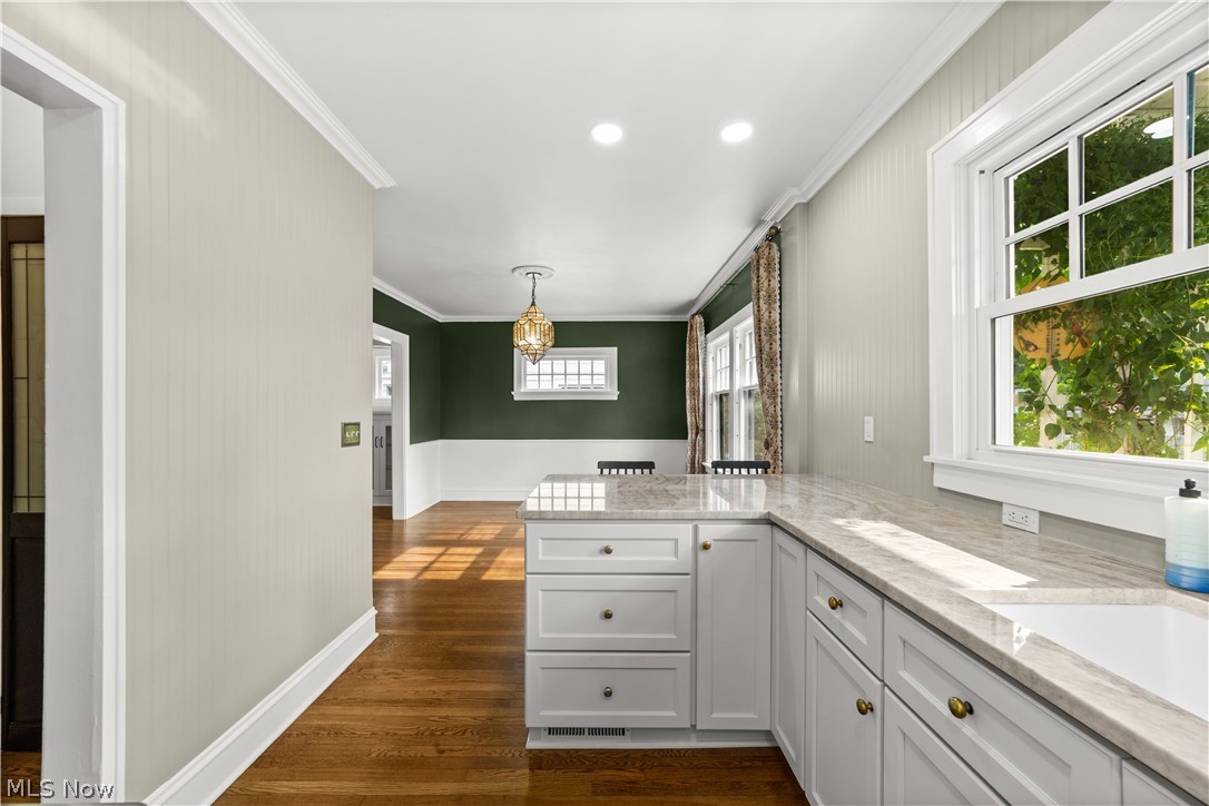 1281 Chase Avenue Lakewood OH 44107