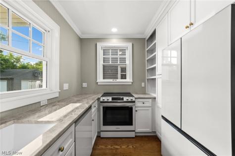 1281 Chase Avenue Lakewood OH 44107