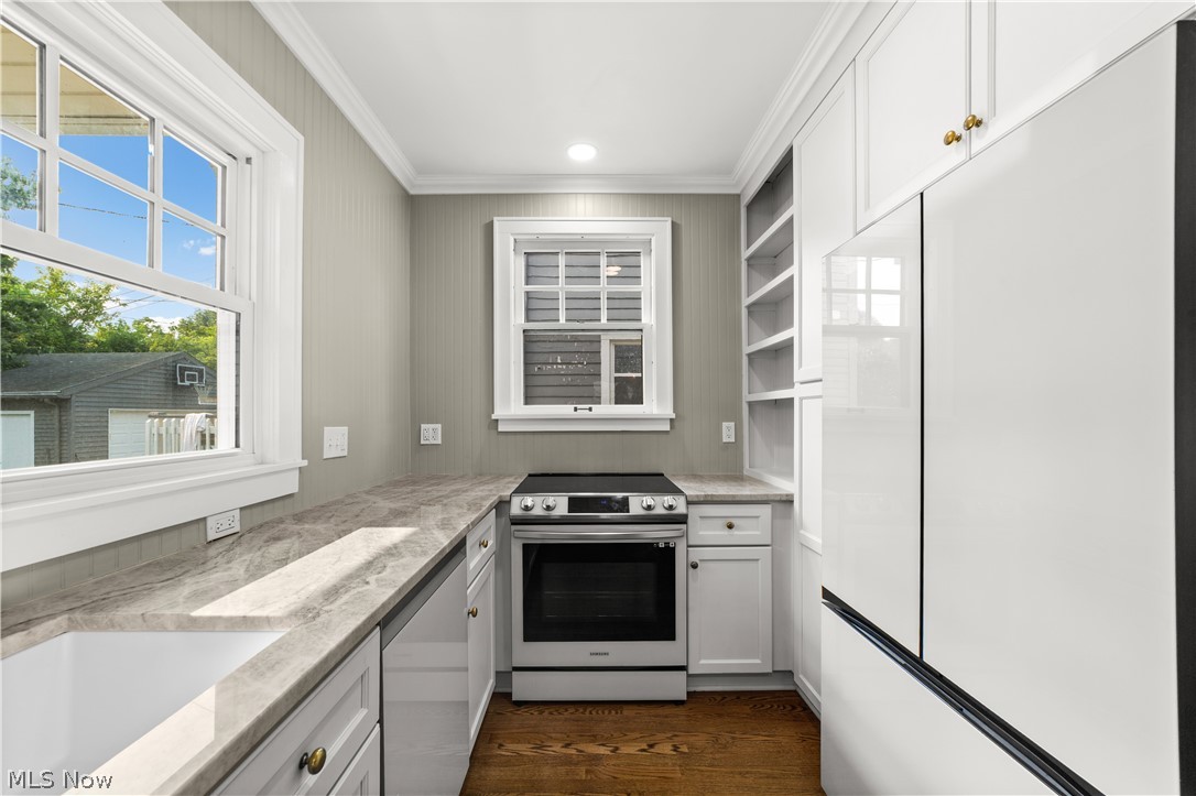 1281 Chase Avenue Lakewood OH 44107