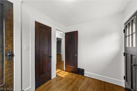 1281 Chase Avenue Lakewood OH 44107