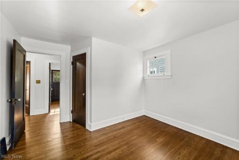 1281 Chase Avenue Lakewood OH 44107