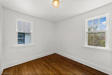 1281 Chase Avenue Lakewood OH 44107