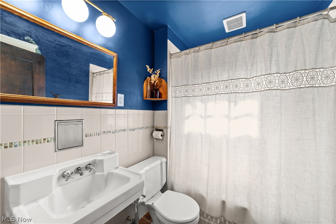 1281 Chase Avenue Lakewood OH 44107