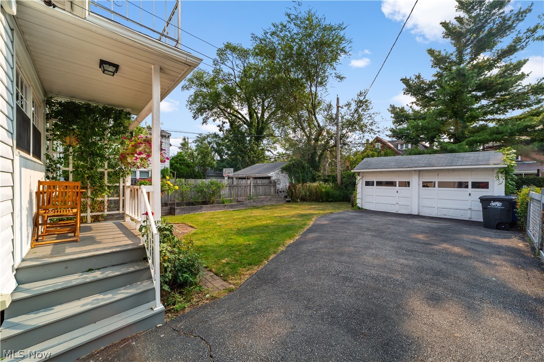 1281 Chase Avenue Lakewood OH 44107