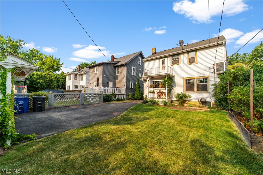 1281 Chase Avenue Lakewood OH 44107
