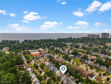1281 Chase Avenue Lakewood OH 44107
