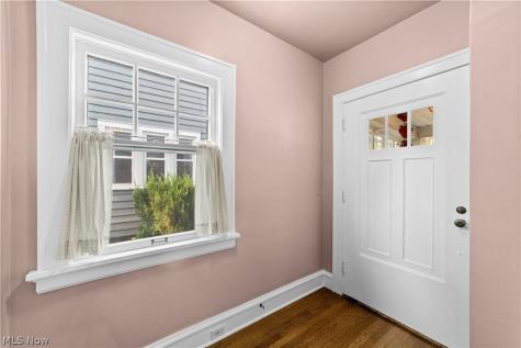 1281 Chase Avenue Lakewood OH 44107