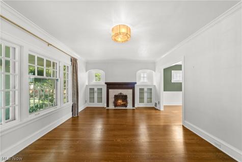 1281 Chase Avenue Lakewood OH 44107
