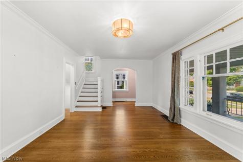 1281 Chase Avenue Lakewood OH 44107