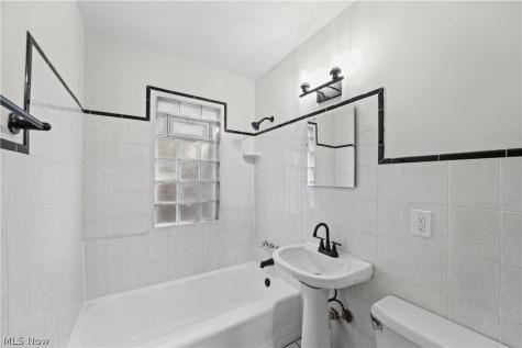 3543 W 146th Street Cleveland OH 44111