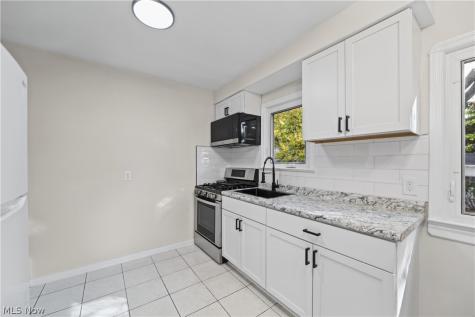 3543 W 146th Street Cleveland OH 44111