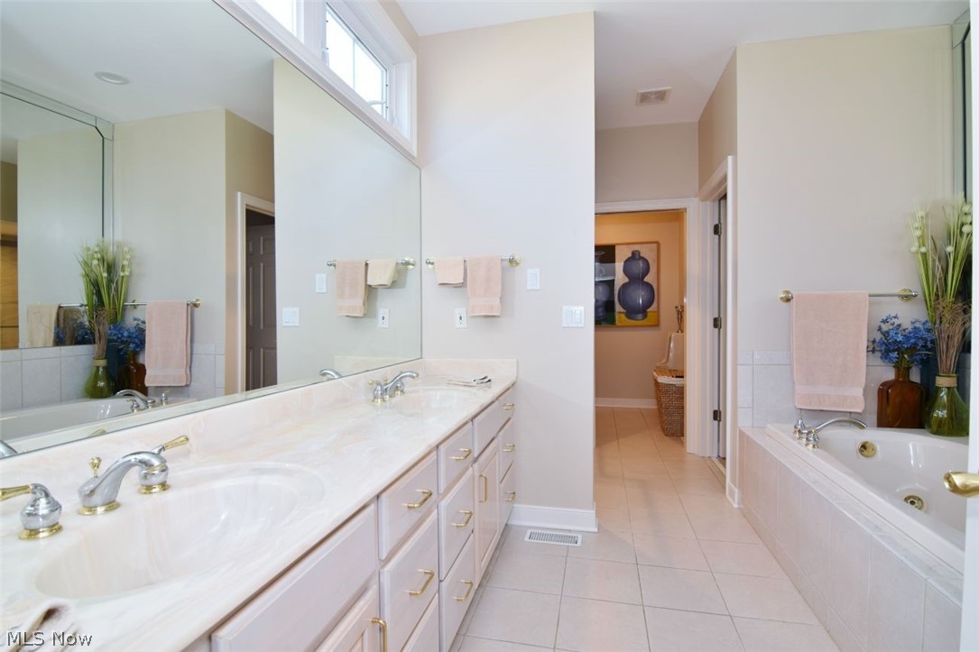 420 E Glengary Circle Highland Heights OH 44143