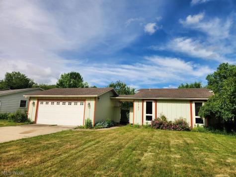 1707 N Nantucket Drive Lorain OH 44053