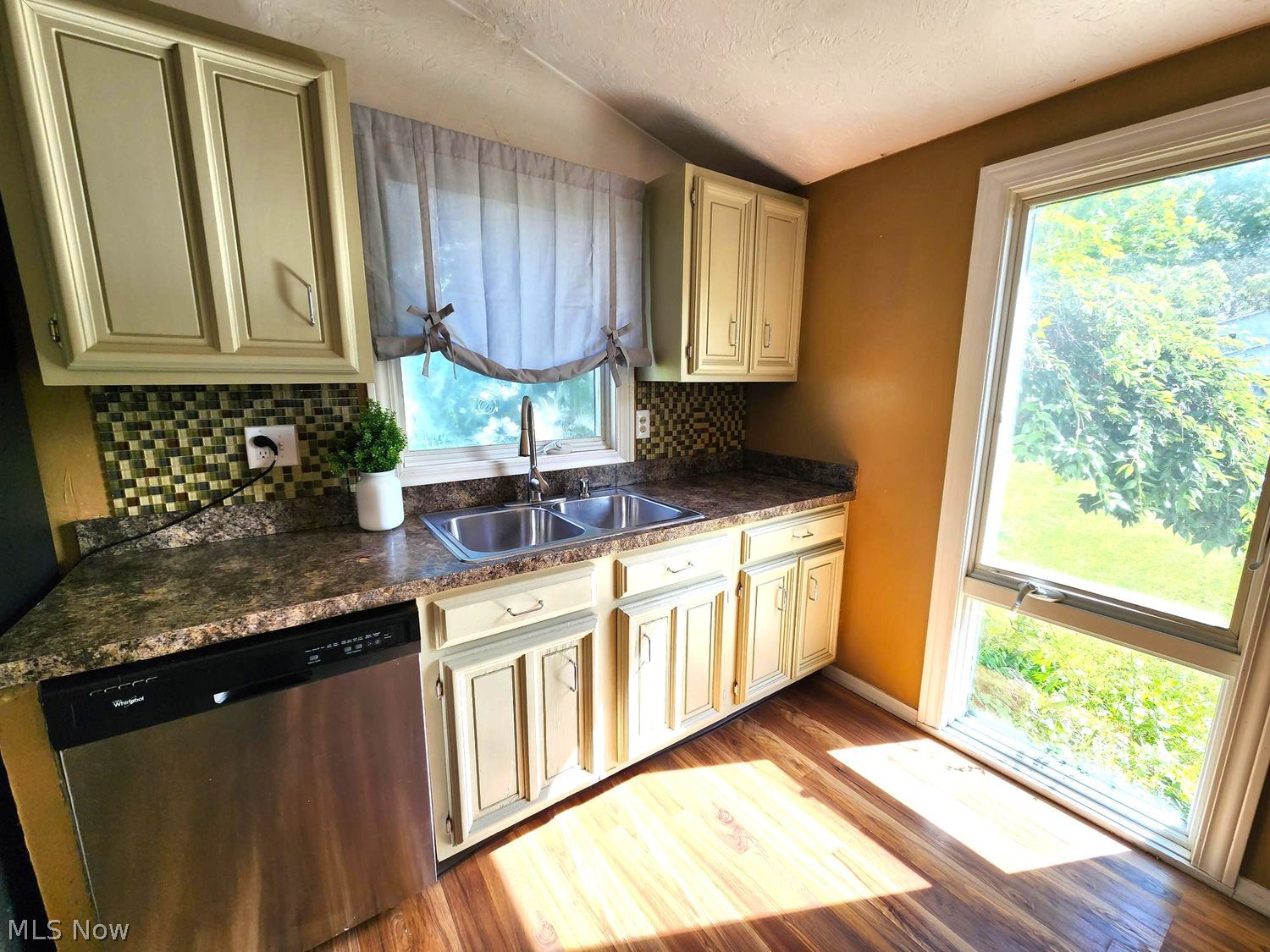 1707 N Nantucket Drive Lorain OH 44053