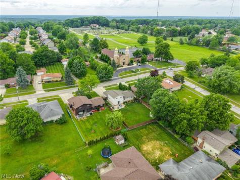 7739 Hoertz Road Parma OH 44134