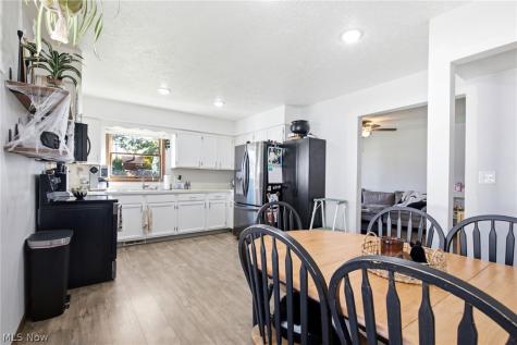216 Longford Avenue Elyria OH 44035