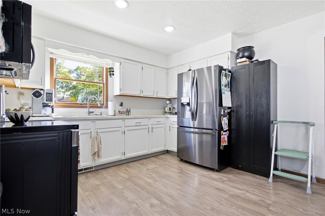 216 Longford Avenue Elyria OH 44035
