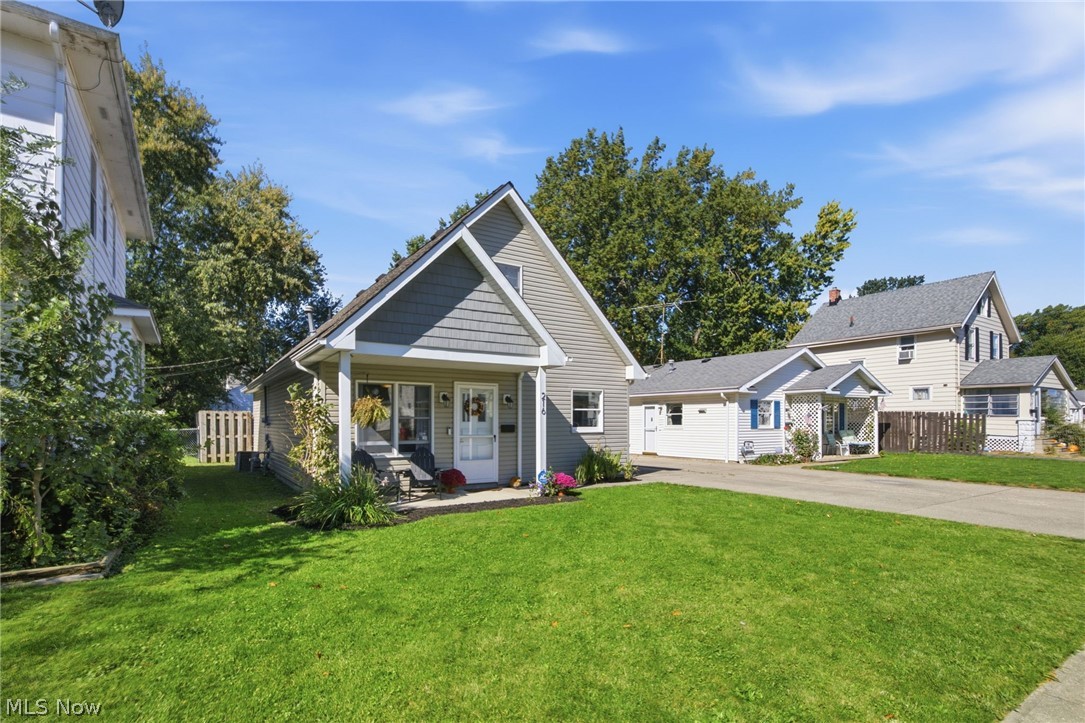 216 Longford Avenue Elyria OH 44035
