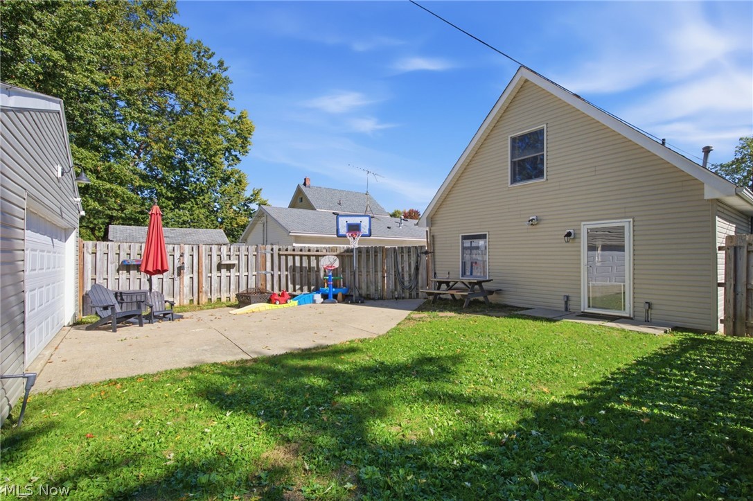 216 Longford Avenue Elyria OH 44035
