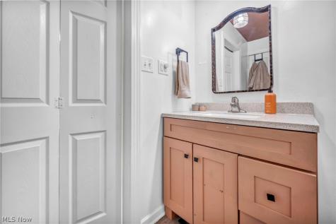 3328 Avis Road Akron OH 44312