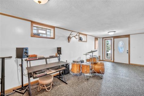 3328 Avis Road Akron OH 44312