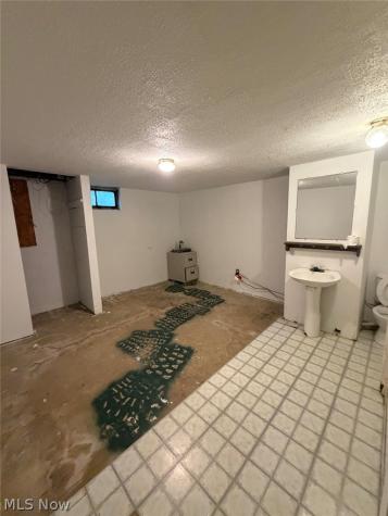 2439 Broadway Avenue NE East Canton OH 44730