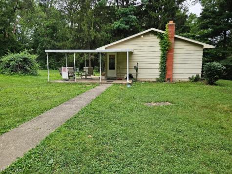 2439 Broadway Avenue NE East Canton OH 44730