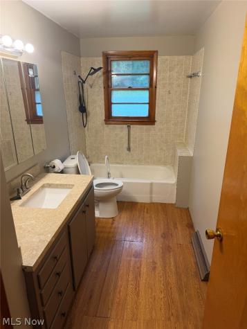 2439 Broadway Avenue NE East Canton OH 44730