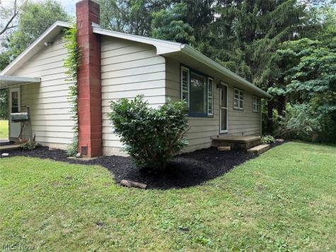 2439 Broadway Avenue NE East Canton OH 44730