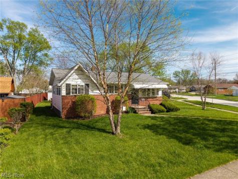 6115 Morrow Drive Brook Park OH 44142