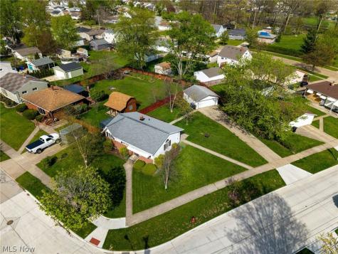6115 Morrow Drive Brook Park OH 44142