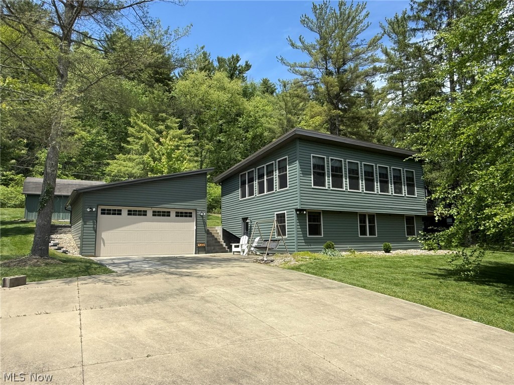 9073 N Shore Drive NE Mineral City OH 44656