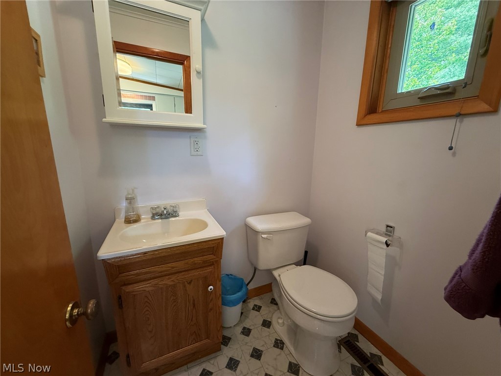 9073 N Shore Drive NE Mineral City OH 44656