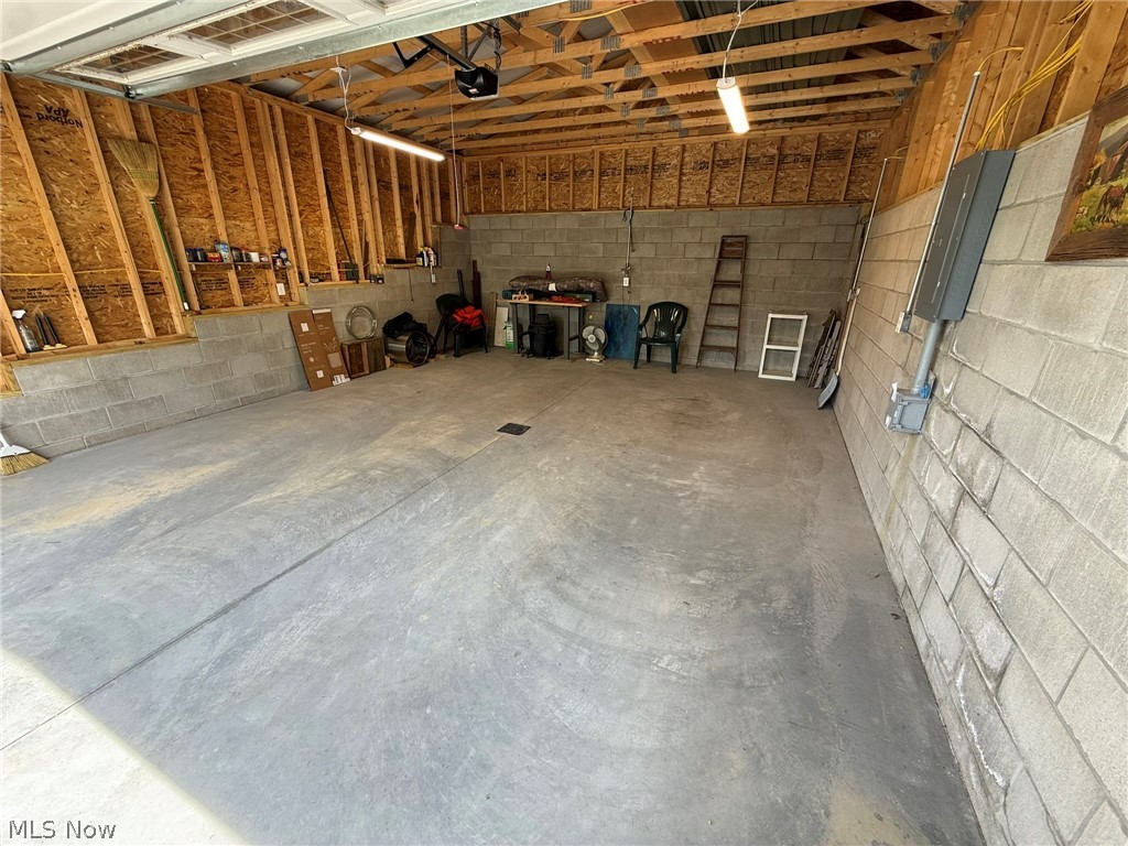9073 N Shore Drive NE Mineral City OH 44656