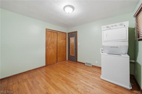 276 Stevenson Avenue Akron OH 44312