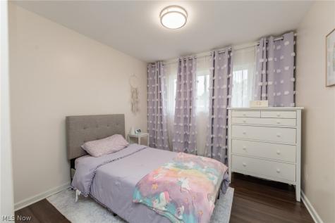 6391 Almont Drive Brook Park OH 44142