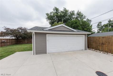 6391 Almont Drive Brook Park OH 44142