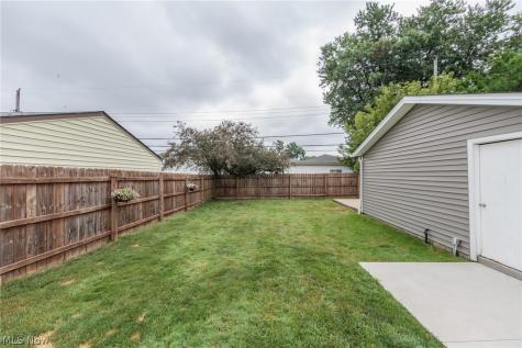 6391 Almont Drive Brook Park OH 44142