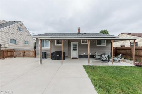 6391 Almont Drive Brook Park OH 44142