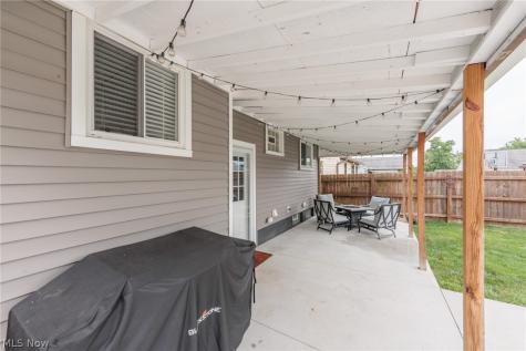 6391 Almont Drive Brook Park OH 44142