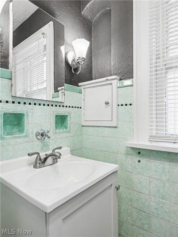359 22nd Street NW Canton OH 44709
