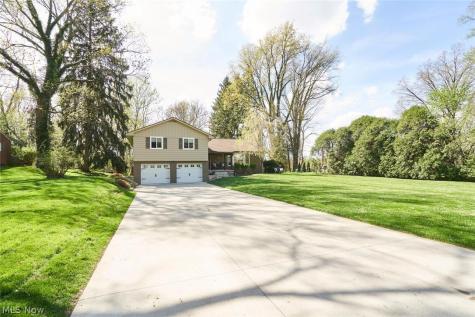 877 Locust Drive Tallmadge OH 44278