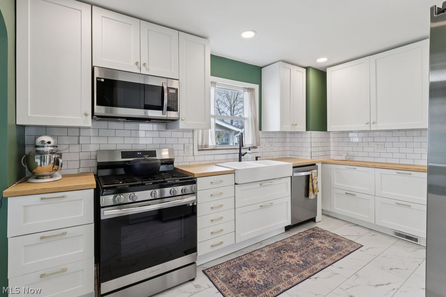 4362 W 226th Street Fairview Park OH 44126