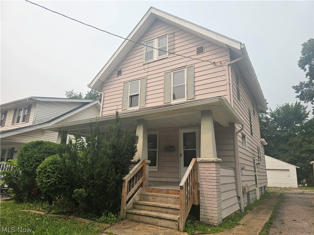 1098 Big Falls Avenue Akron OH 44310