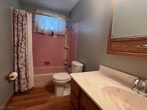 1124 NW Valley Drive NW North Canton OH 44720