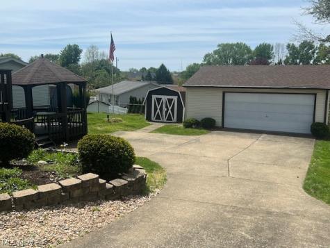 1124 NW Valley Drive NW North Canton OH 44720