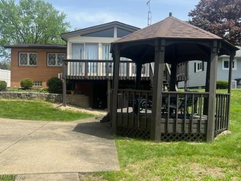 1124 NW Valley Drive NW North Canton OH 44720