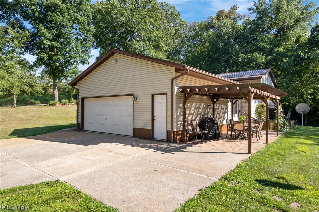 9234 Bailey Road NE Bolivar OH 44612