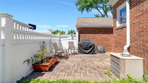 2218 20th Street Cuyahoga Falls OH 44223