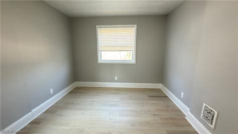3581 E 149th Street Cleveland OH 44120